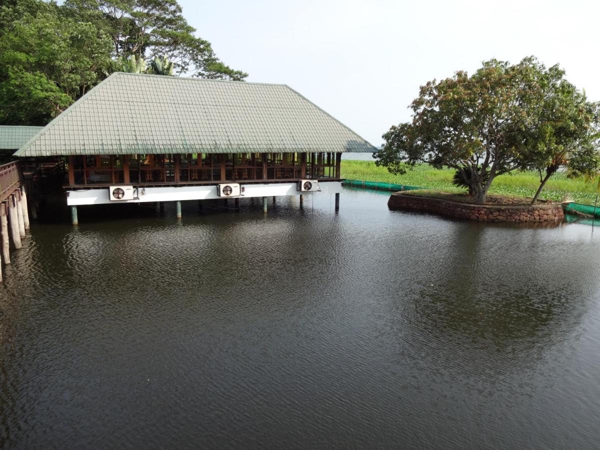 Water Scapes Hotel Kumarakom Kültér fotó