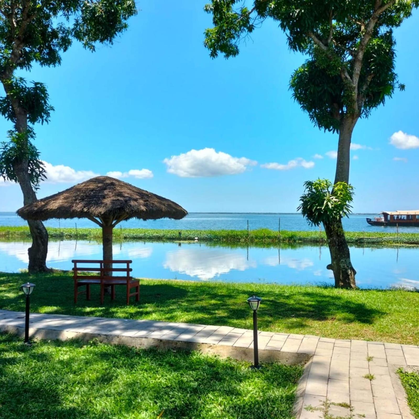 Water Scapes Hotel Kumarakom Kültér fotó